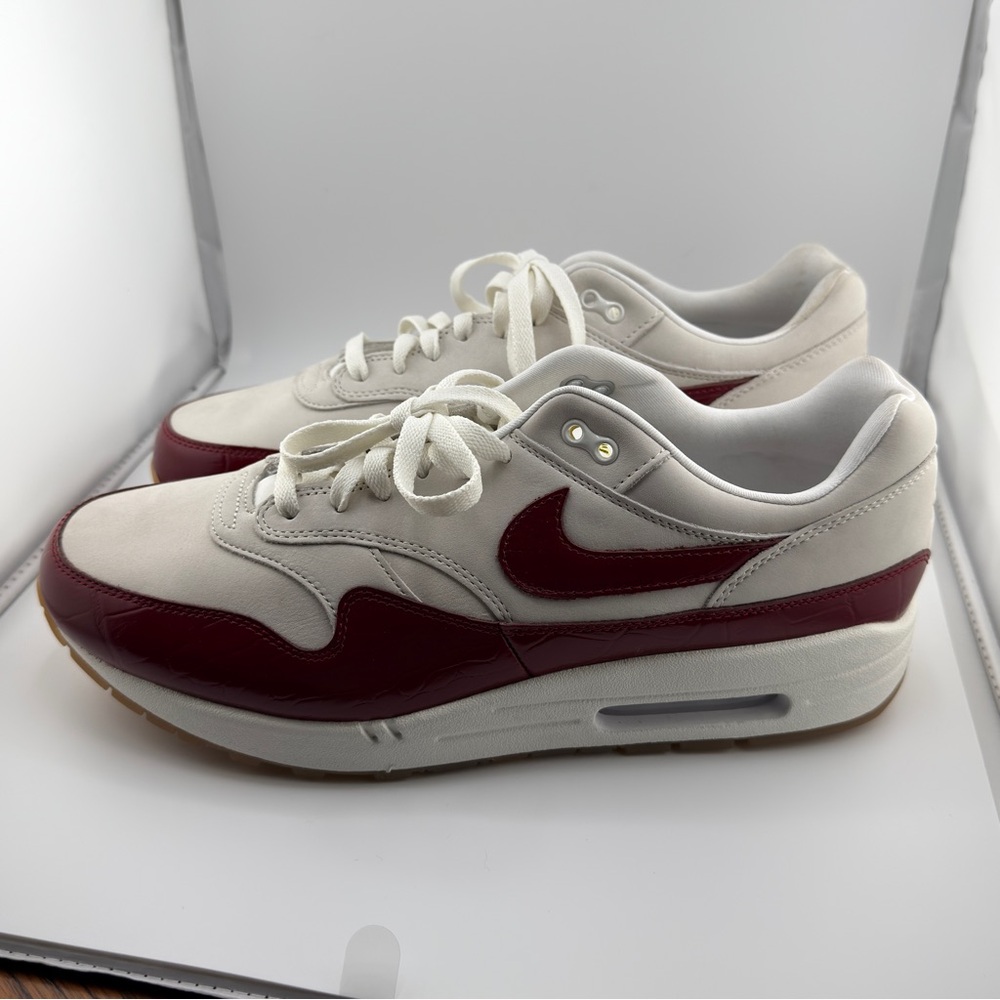 New Nike Women’s Air Max 1 LX (Size 13.5)